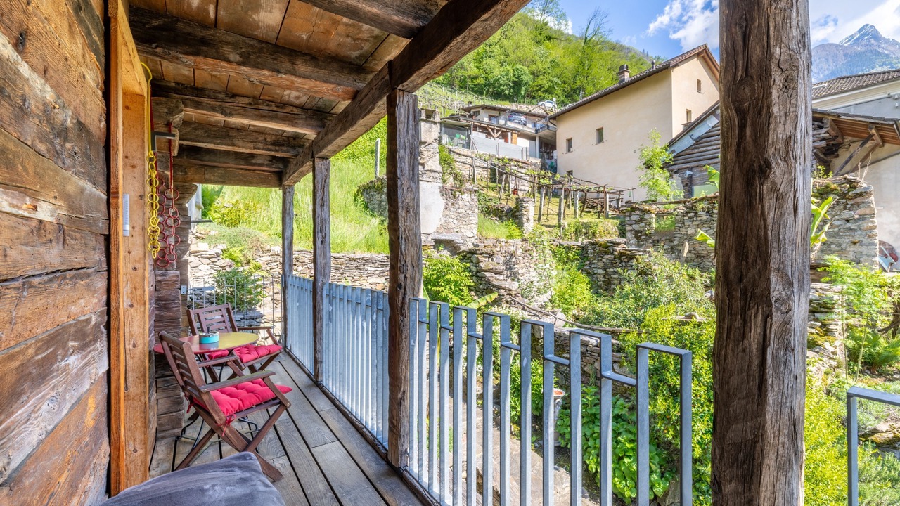 Photo of Patio Balcony in Malvaglia-dagro