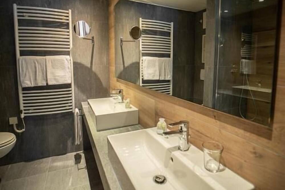 Photo of Bathroom in Champfer