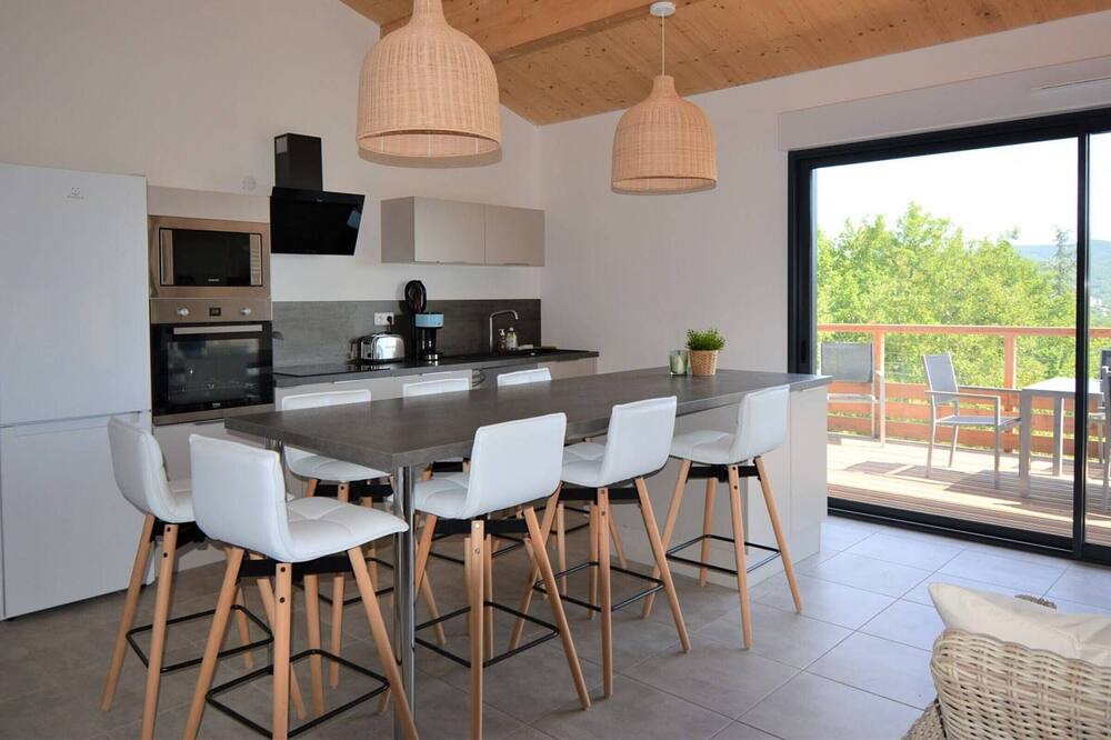 Photo of Kitchen in Saint Alban Auriolles