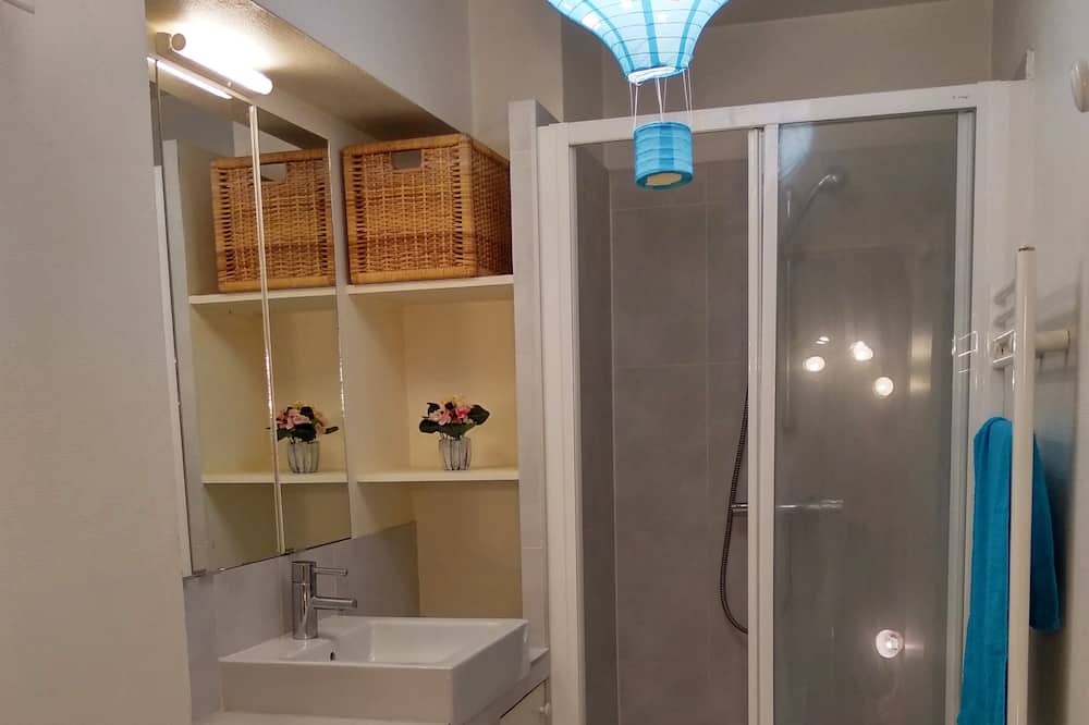 Photo of Bathroom in Quartier de la Maison-Blanche