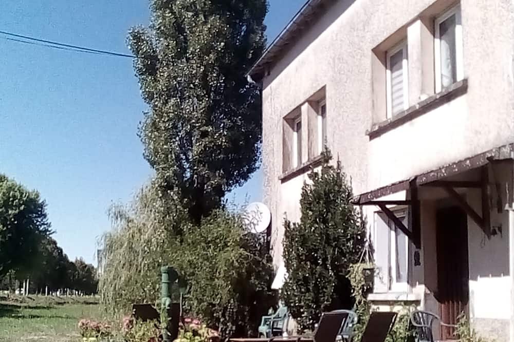 Photo of Outdoor in Gray