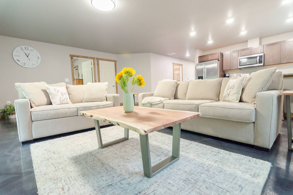 Photo of Livingroom in Gateway