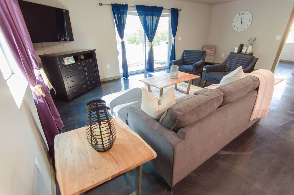 Photo of Livingroom in Gateway