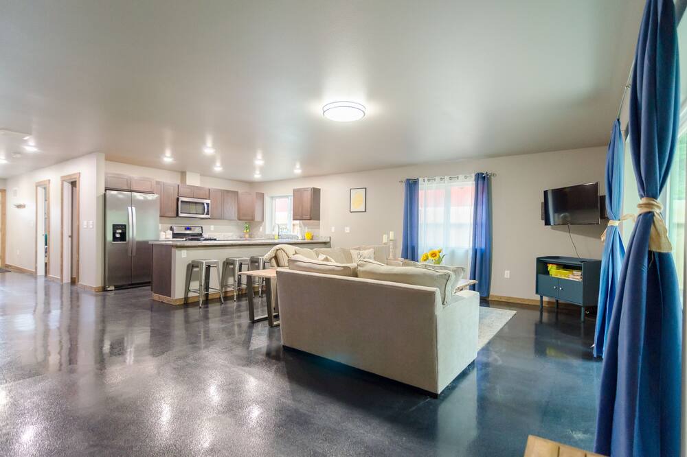 Photo of Livingroom in Gateway