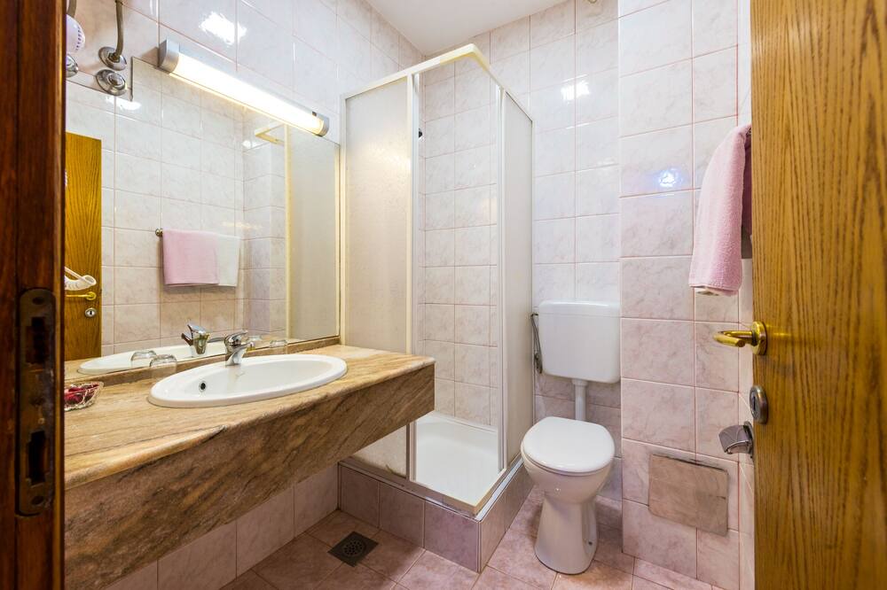 Photo of Bathroom in Slano