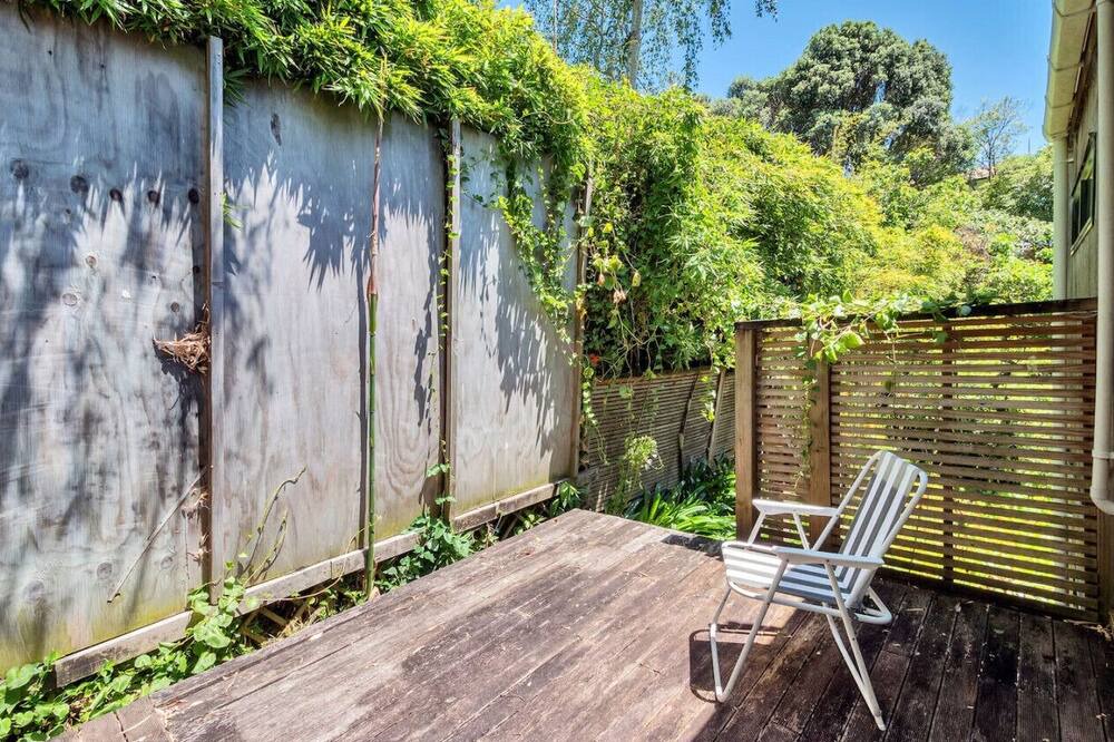 Photo of Others in Ponsonby