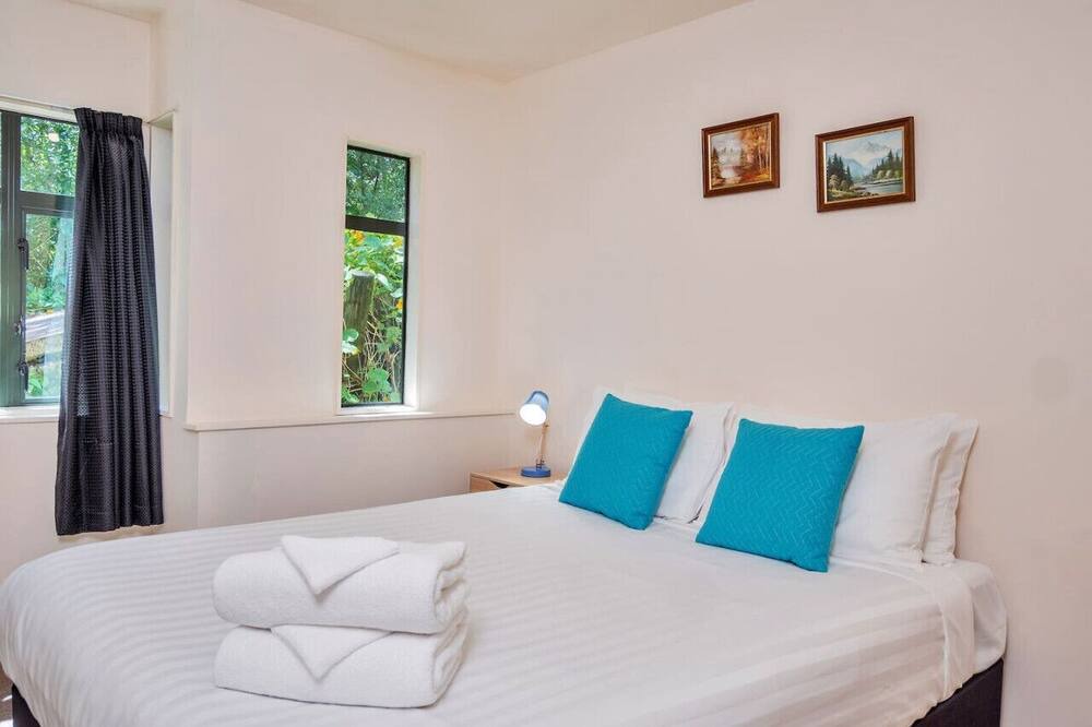 Photo of Others in Ponsonby