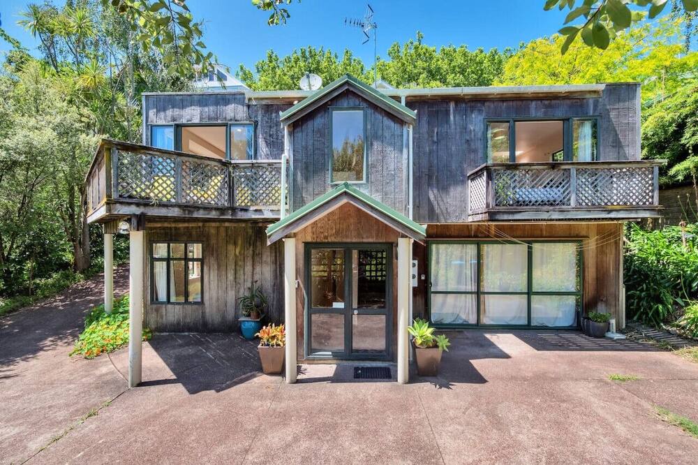 Photo of Others in Ponsonby