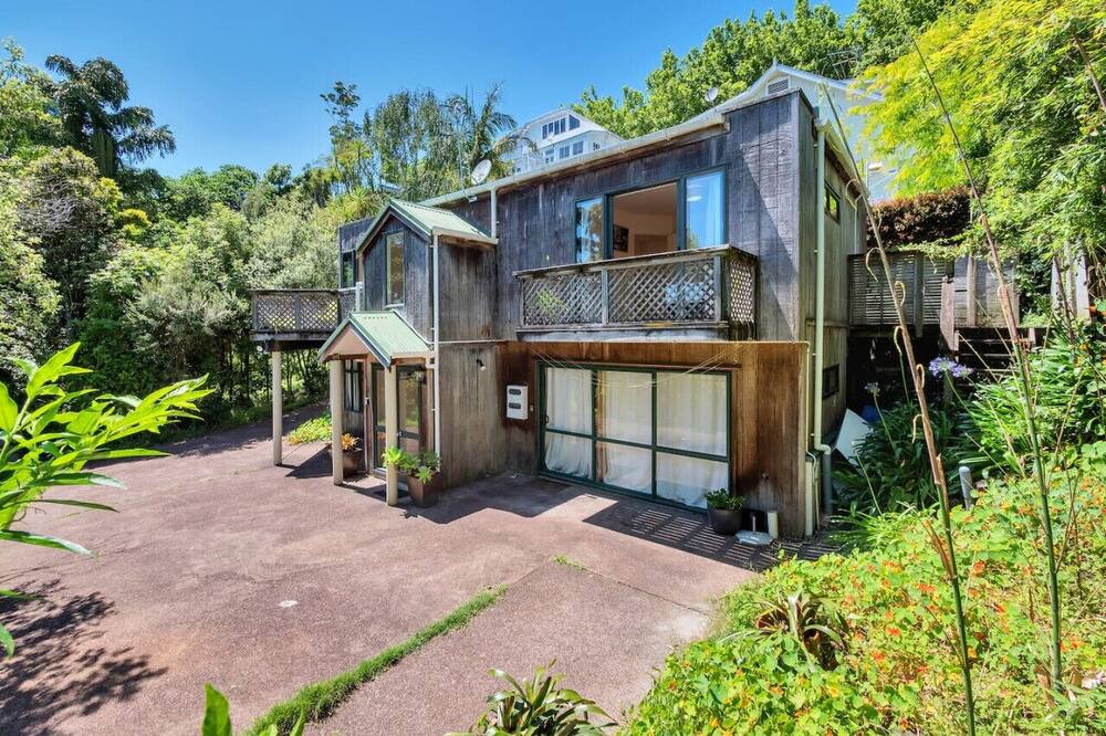 Photo of Others in Ponsonby