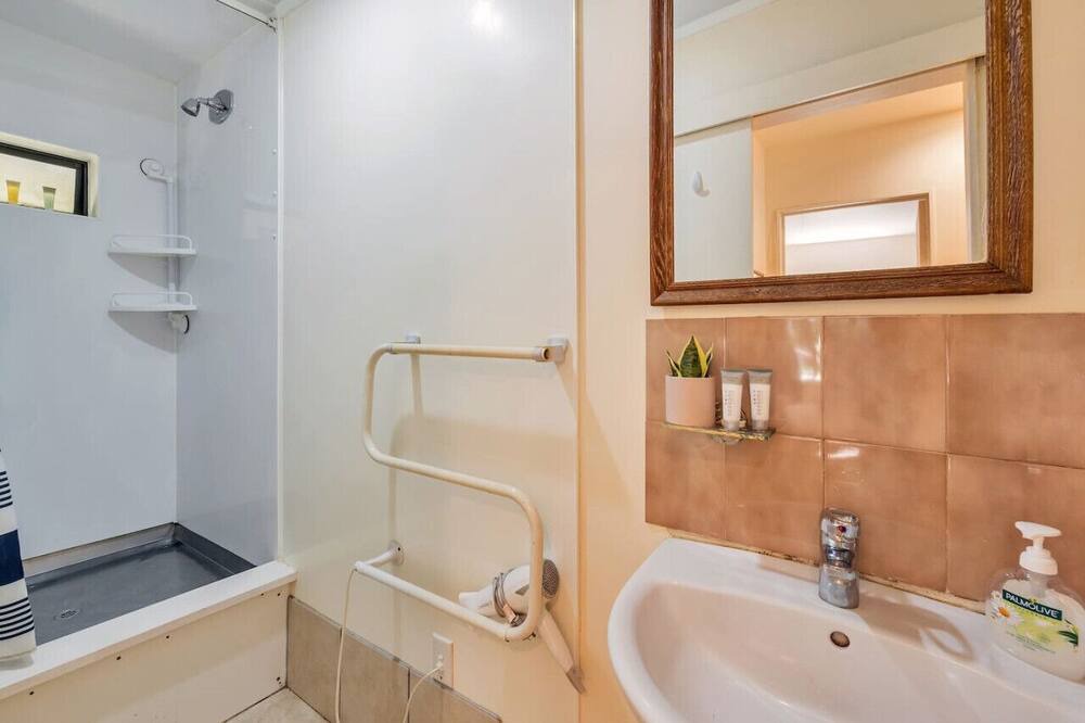 Photo of Others in Ponsonby