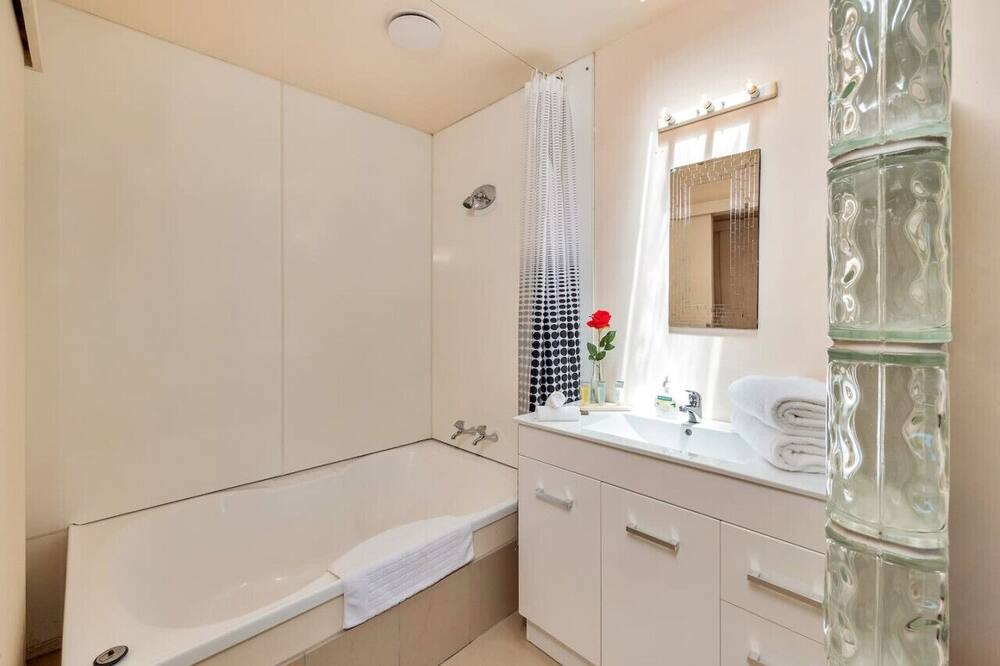 Photo of Others in Ponsonby