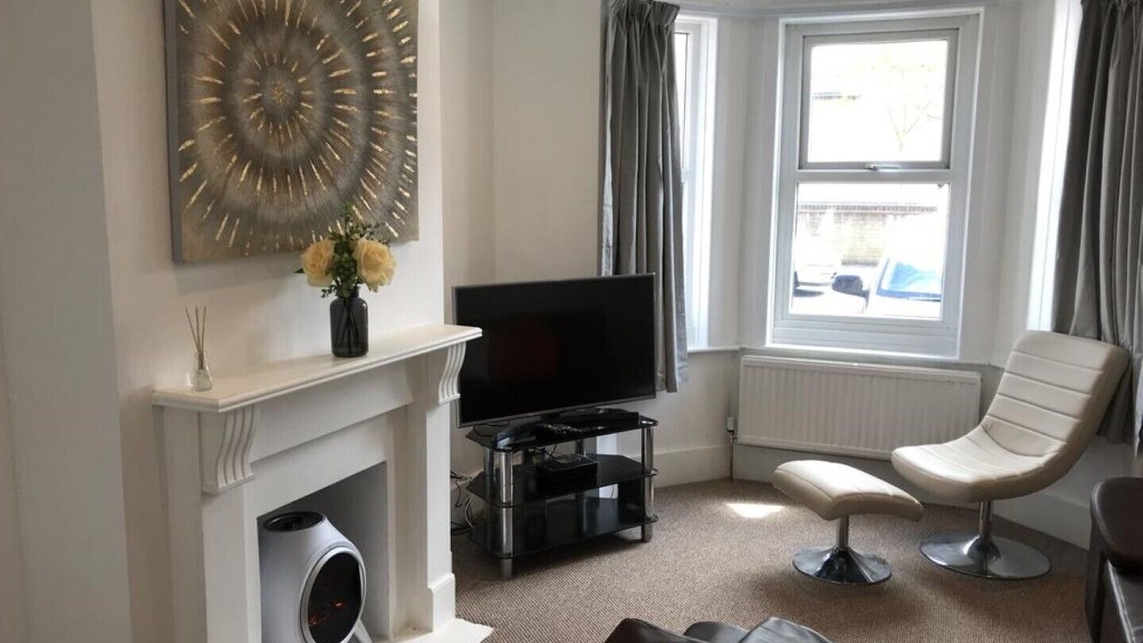 Photo of Livingroom in Shirley