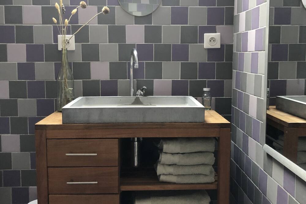 Photo of Bathroom in Caniac-du-Causse