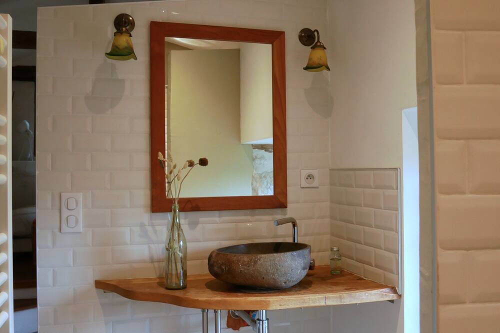Photo of Bathroom in Caniac-du-Causse