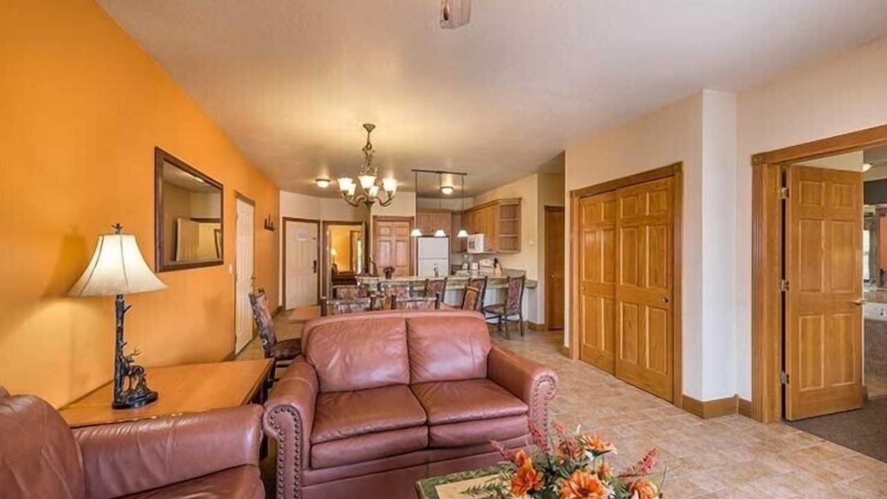 Photo of Livingroom in Branson Theater District