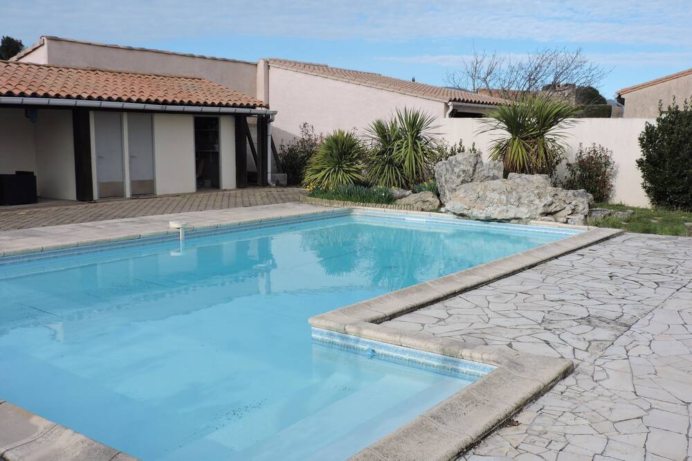 Photo of Outdoor in Villegly