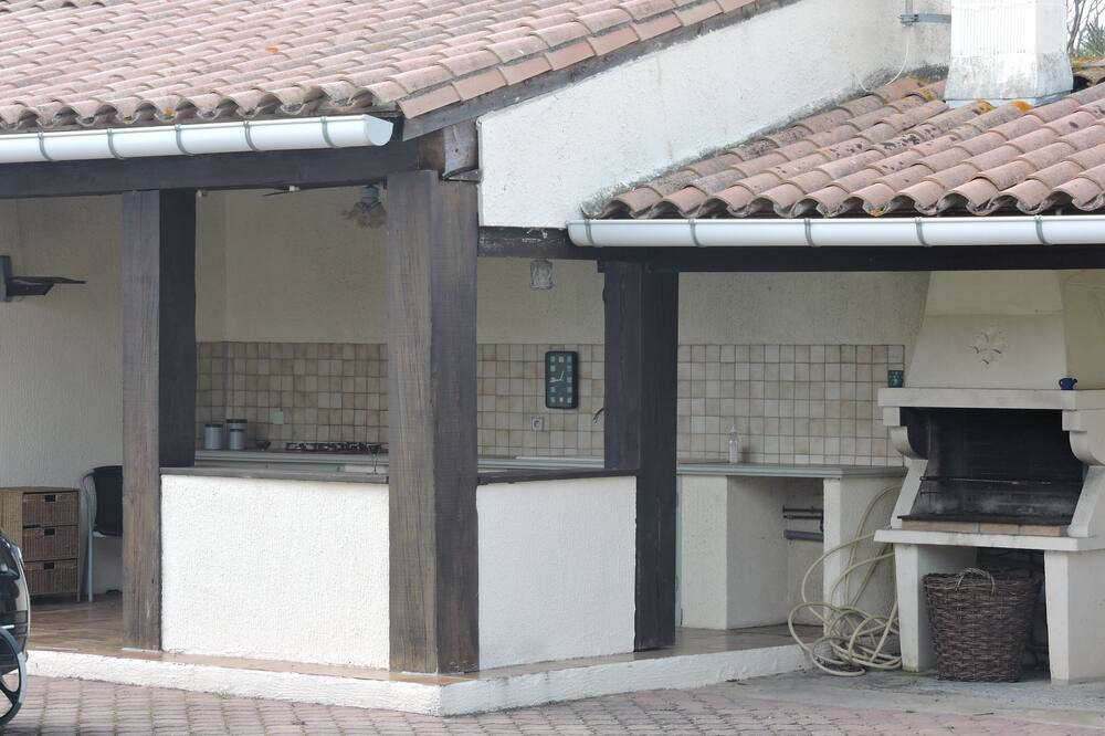 Photo of Outdoor in Villegly