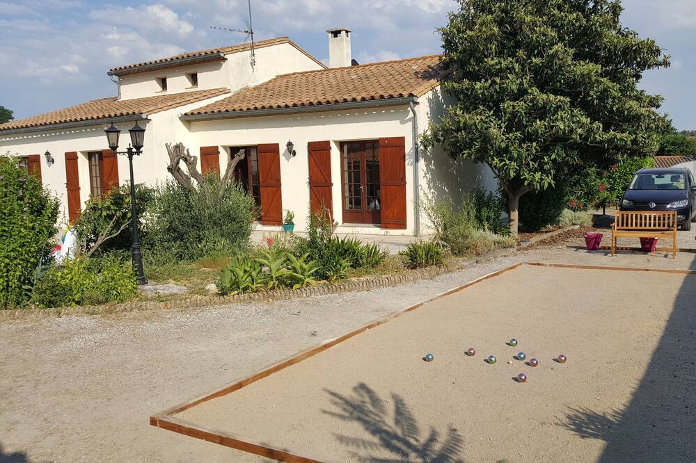 Photo of Outdoor in Villegly