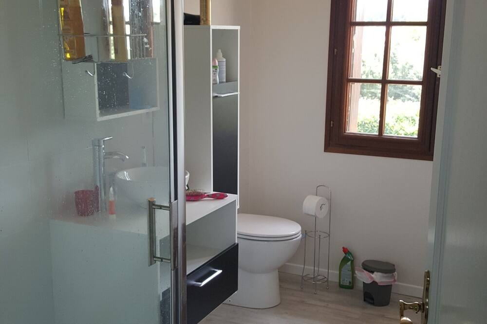 Photo of Bathroom in Villegly