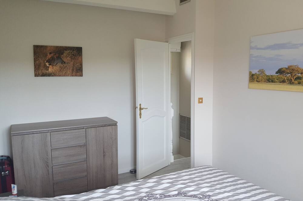 Photo of Bedroom in Villegly