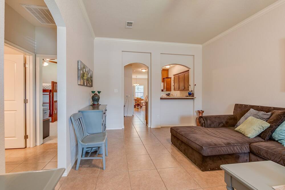 Photo of Livingroom in College Station
