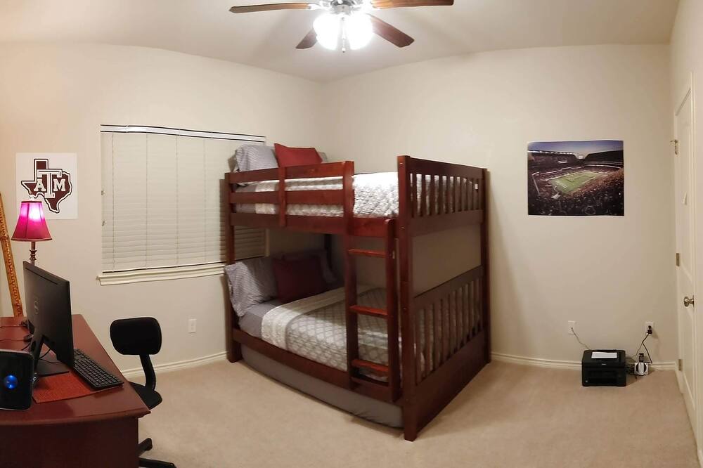 Photo of Bedroom in College Station