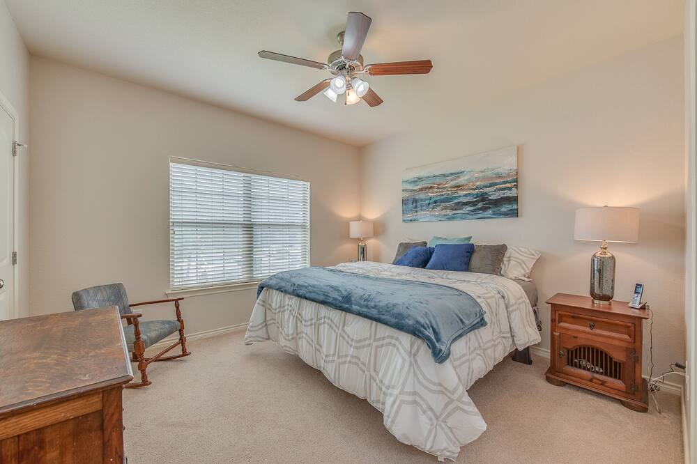 Photo of Bedroom in College Station