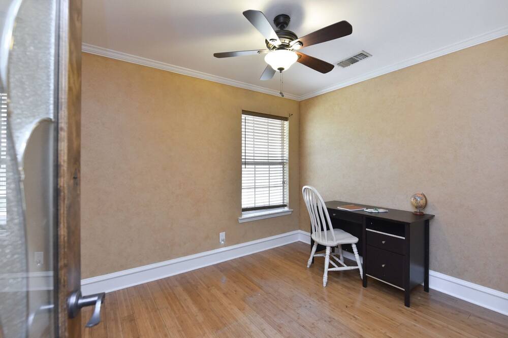Photo of Bedroom in Red Oak