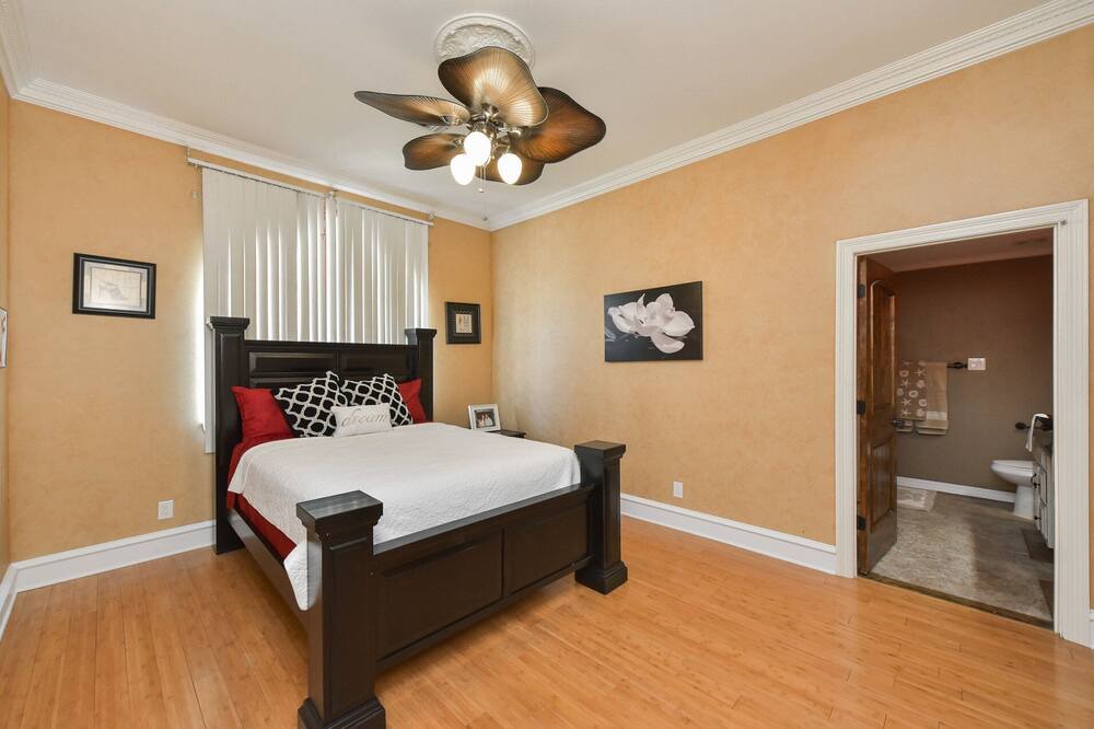 Photo of Bedroom in Red Oak