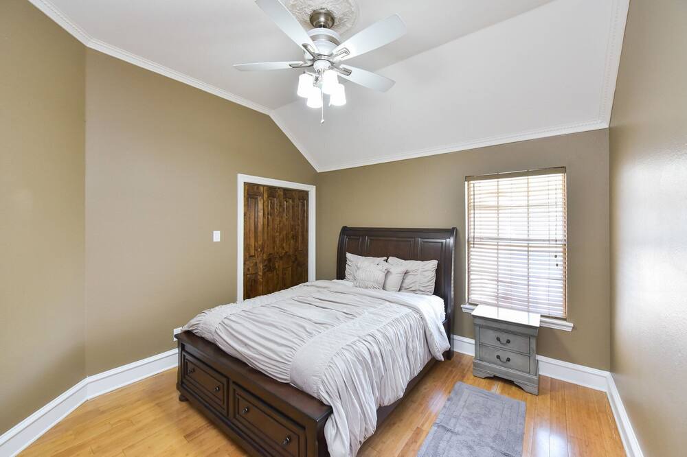 Photo of Bedroom in Red Oak