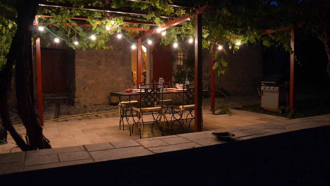Photo of Patio Balcony in Saint-Vincent-sur-Jabron