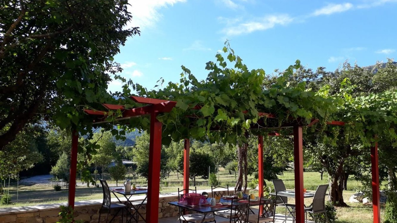 Photo of Patio Balcony in Saint-Vincent-sur-Jabron