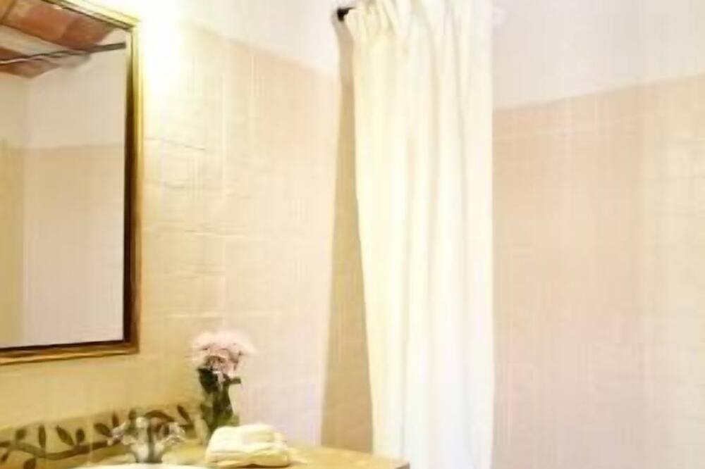 Photo of Bathroom in Sant Pau dʼOrdal