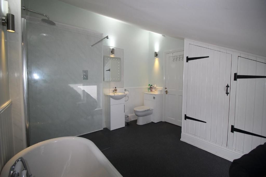 Photo of Bathroom in Cross Hands
