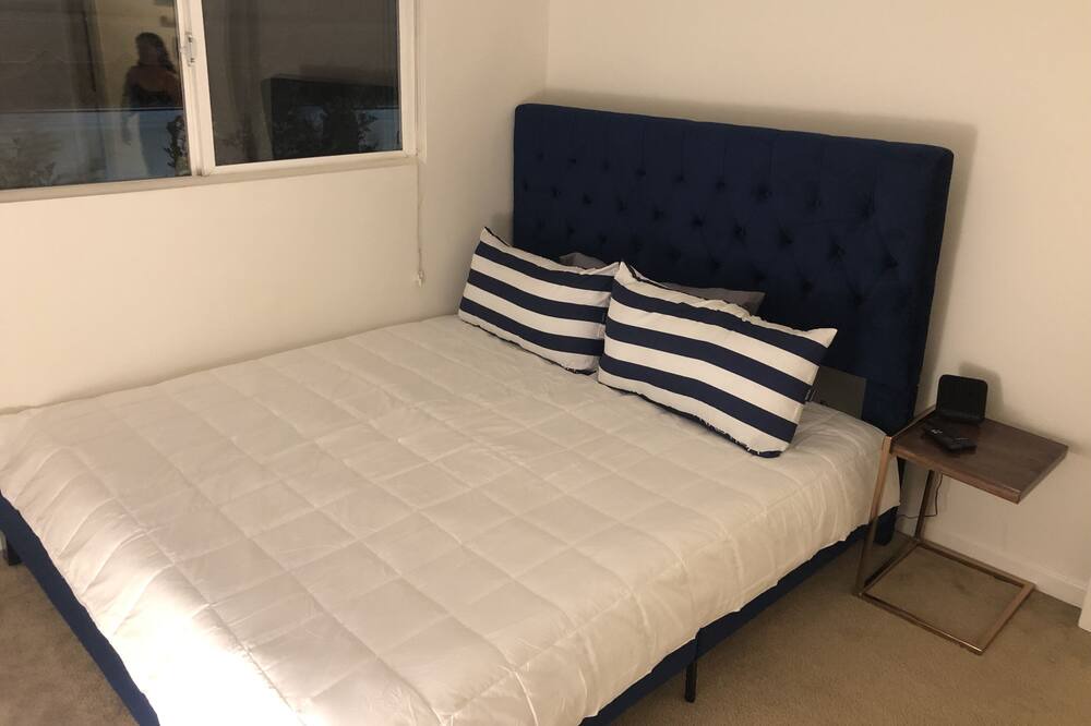 Photo of Bedroom in La Crescenta-Montrose