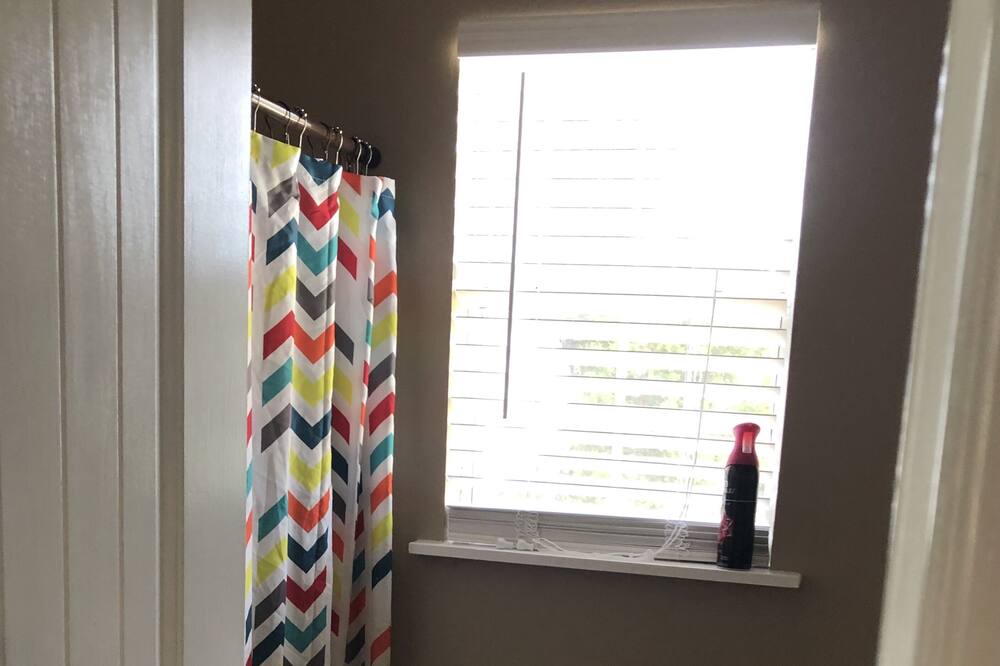 Photo of Bathroom in Lincoln County