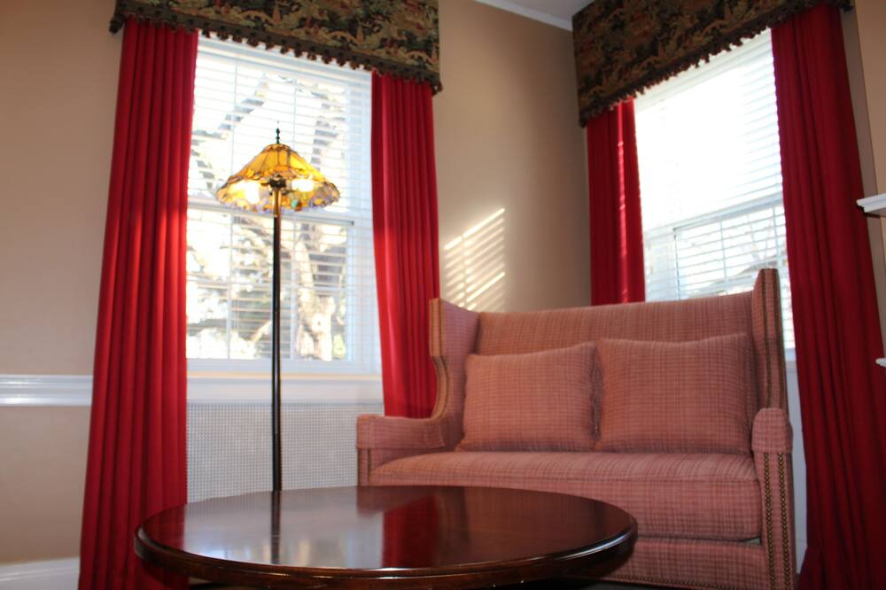 Photo of Bedroom in Clemmons