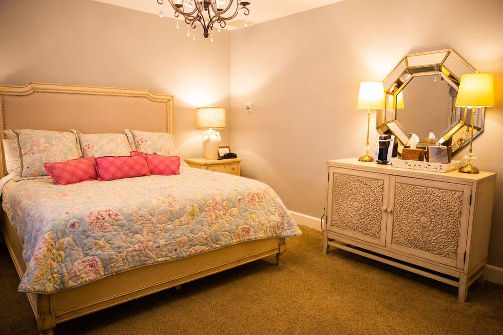Photo of Bedroom in Clemmons