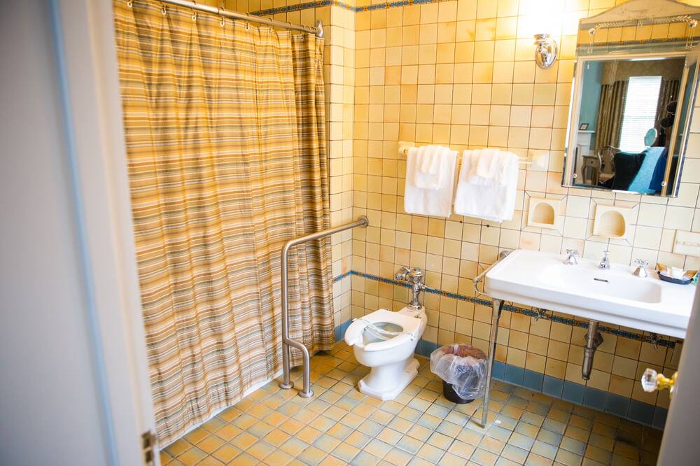Photo of Bathroom in Clemmons