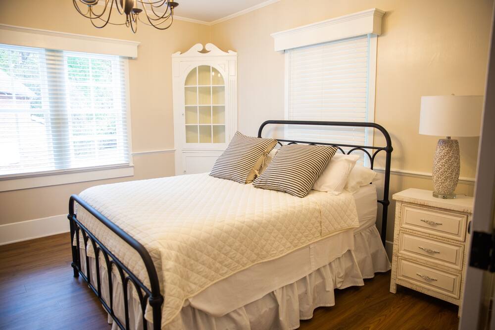 Photo of Bedroom in Clemmons