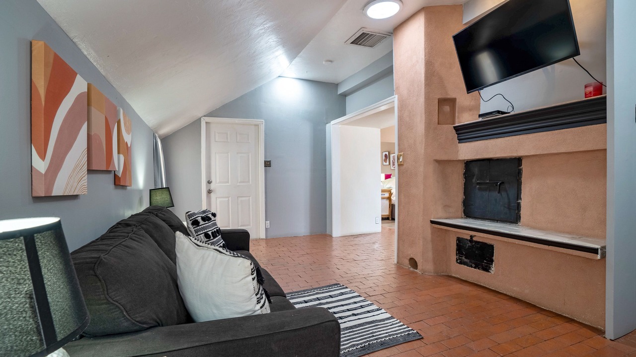 Photo of Livingroom in University Heights