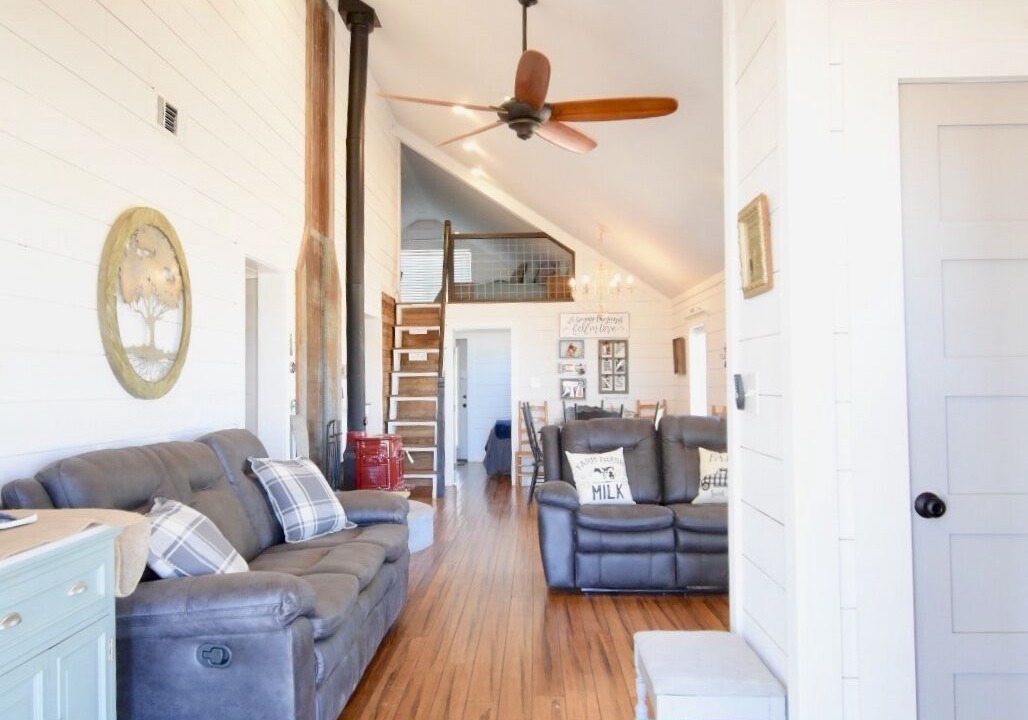 Photo of Livingroom in Valley Mills