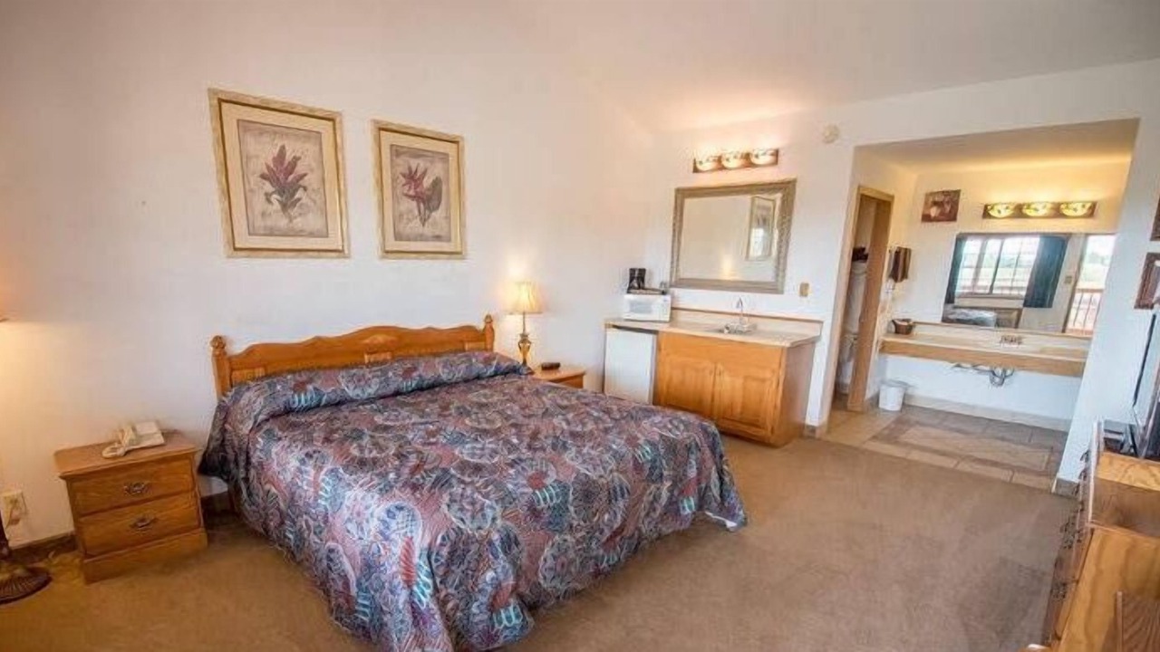 Photo of Bedroom in Poplar Bluff