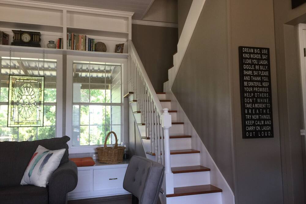 Photo of Bedroom in Oakland