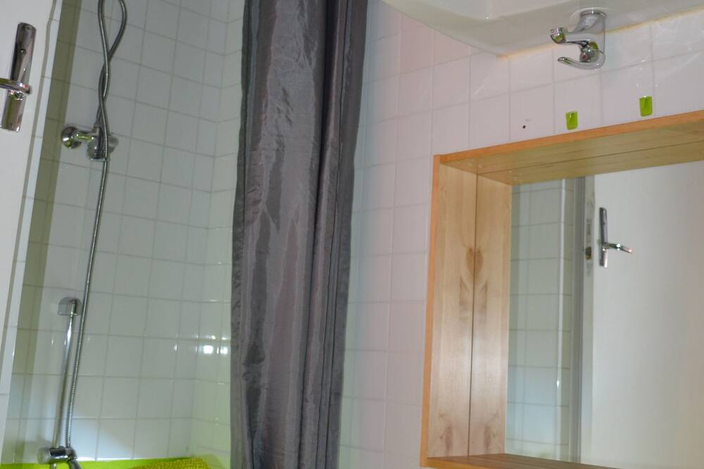 Photo of Bathroom in Verruyes