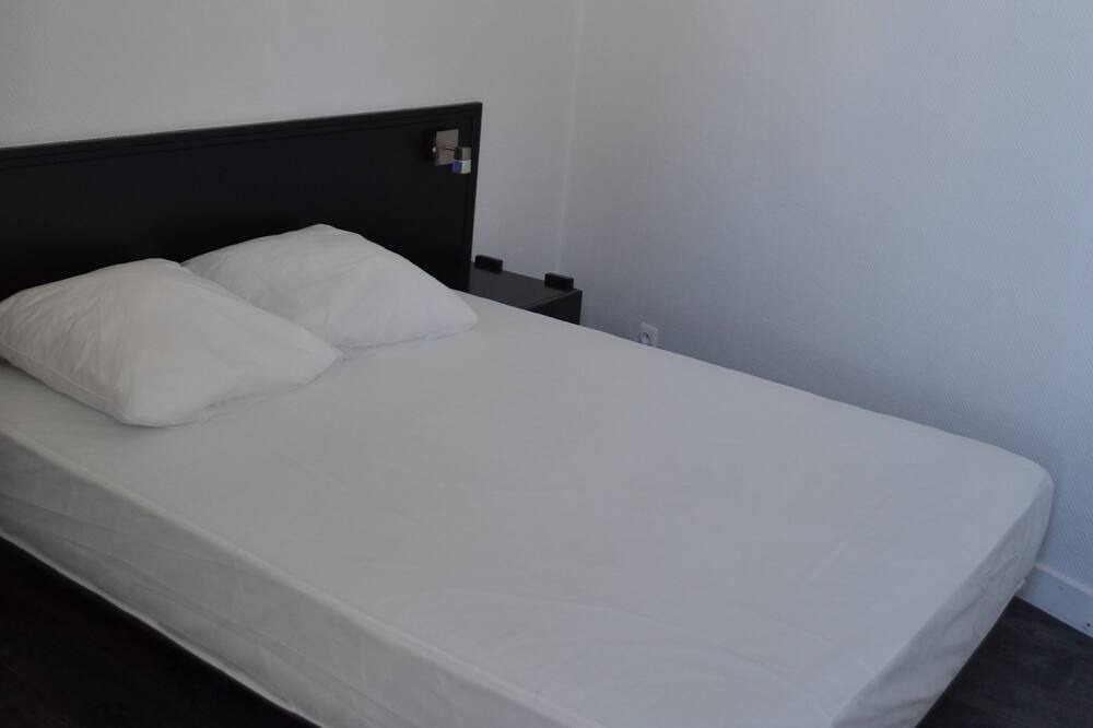 Photo of Bedroom in Verruyes