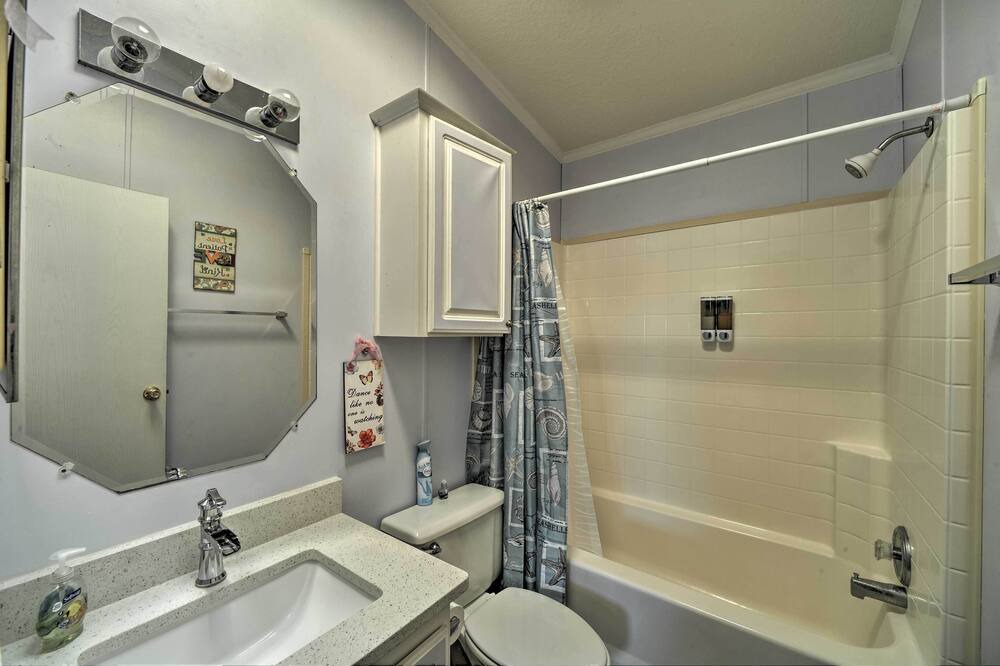 Photo of Bathroom in Lakehills