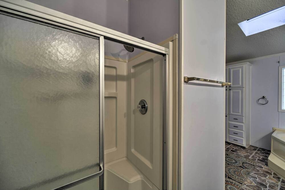 Photo of Bathroom in Lakehills