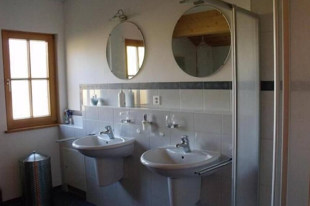 Photo of Bathroom in Sent
