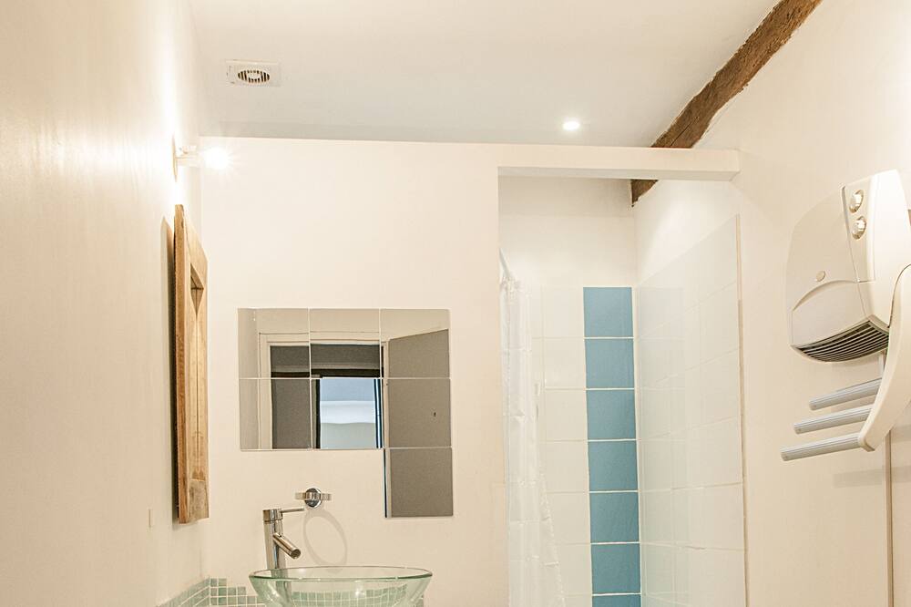 Photo of Bathroom in Grosbreuil